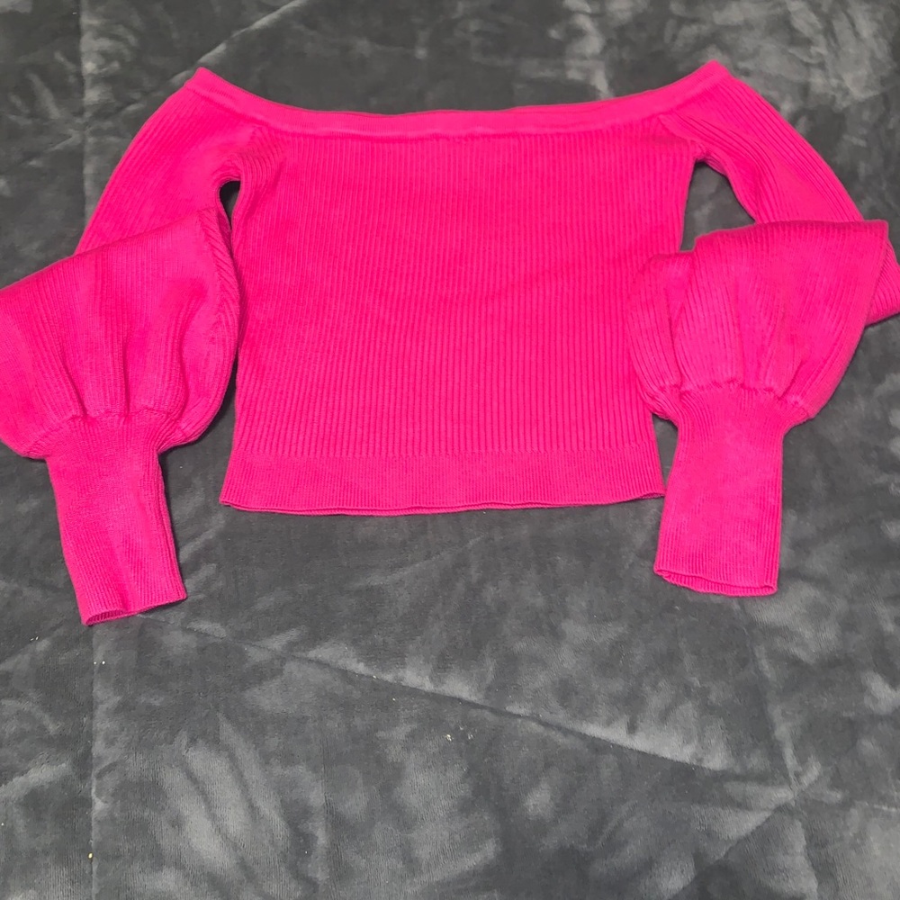 Tops - Picture 3 of 9